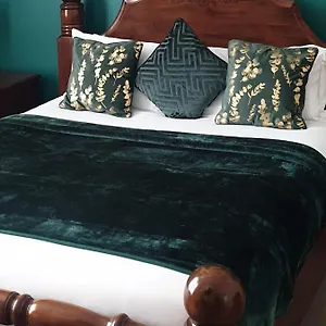 Bed & Breakfast The Shakespeare Deluxe And Caribbean Restaurant